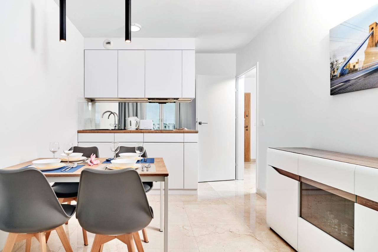 Apartments Wroclaw Pulaskiego By Noclegi Renters ภายนอก รูปภาพ